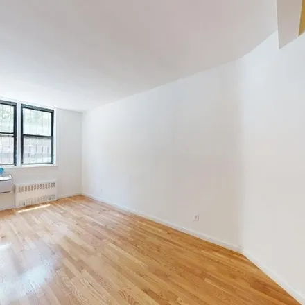 Image 8 - 57 Carmine Street, New York, NY 10014, USA - Apartment for rent