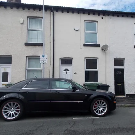 Rent this 2 bed townhouse on Claughton Place in Birkenhead, CH41 4DS