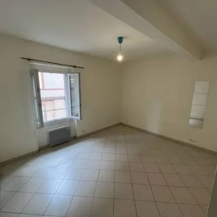 Rent this studio apartment on 37 Rue des Amidonniers in 31000 Toulouse, France