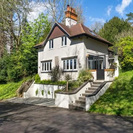 Buy this 3 bed house on Little Dorchams in Long Hill, Woldingham