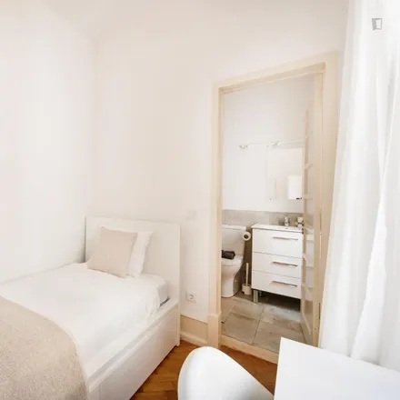 Rent this 7 bed room on Glup Glup in Rua Joaquim António de Aguiar, 1070-050 Lisbon