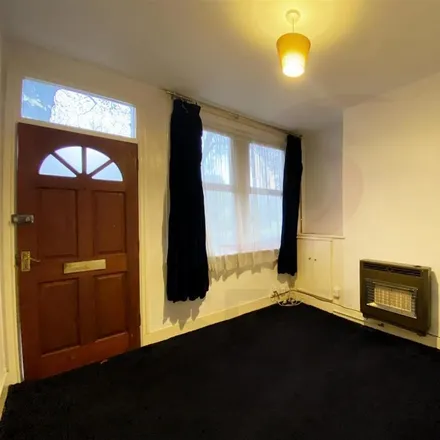 Rent this 2 bed townhouse on Hughenden Drive in Leicester, LE2 7QT