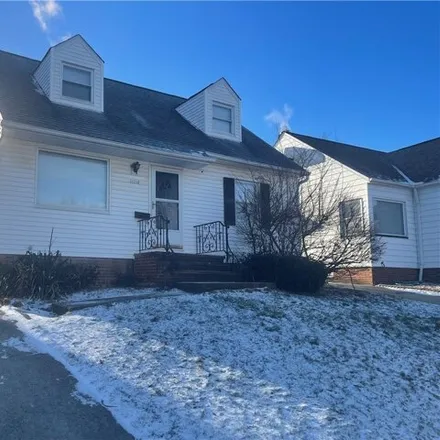 Rent this 3 bed house on 11284 Mountview Avenue in Garfield Heights, OH 44125