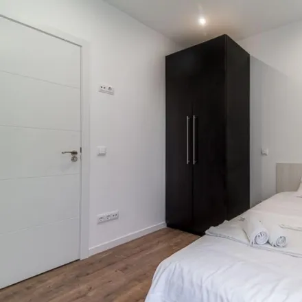 Rent this 4 bed room on Calle de Dolores in 4, 28039 Madrid