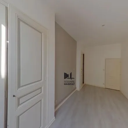Rent this 2 bed apartment on 25 Avenue Jean Jaurès in 86100 Châtellerault, France