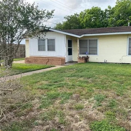 Buy this 3 bed house on East Poplar Avenue in Victoria, TX 77901