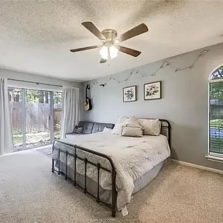Image 5 - 1421 Merry Oaks Drive, College Station, TX 77840, USA - House for sale