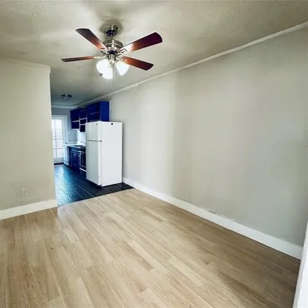 Image 4 - 4302 Canal Street, Magnolia Park, Houston, TX 77003, USA - House for rent
