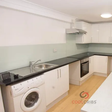 Rent this 2 bed apartment on 356 Caledonian Road in London, N1 1DT