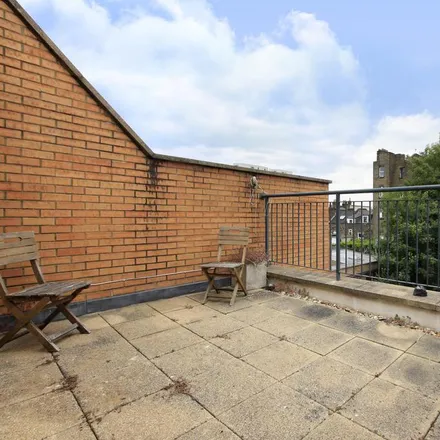Image 7 - Wilberforce Mews, London, SW4 6BB, United Kingdom - House for rent