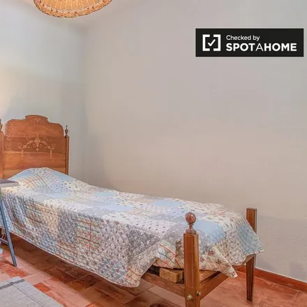 Rent this 2 bed room on Piscina D. Irene Nery da Silveira de Freitas Borja in Rua Heliodoro Salgado 70, 2775-058 Carcavelos e Parede
