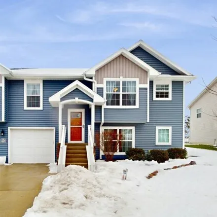 Buy this 4 bed house on 829 Cumberland Trail in Lake Geneva, WI 53147
