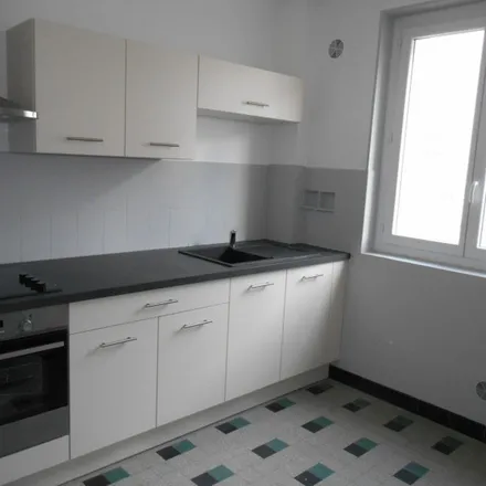 Rent this 3 bed apartment on Avenue de Maron in 54600 Villers-lès-Nancy, France