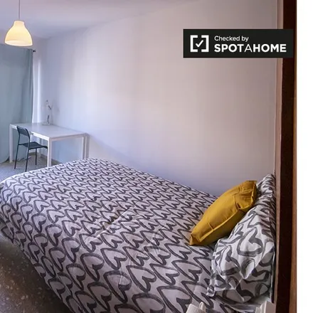 Rent this 6 bed room on Carrer de l'Actor Llorens in 3, 46021 Valencia