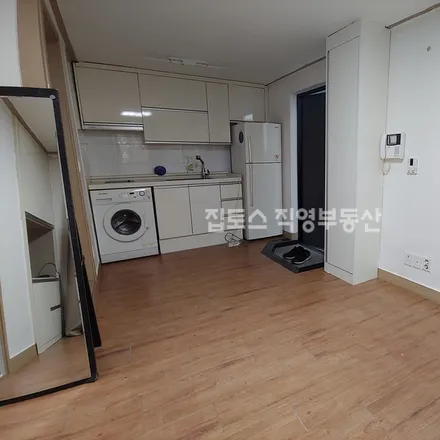 Image 2 - 서울특별시 서초구 잠원동 43-9 - Apartment for rent