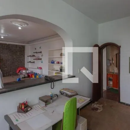 Rent this 4 bed house on Butiquim da Carne in Rua São Romão 56, São Pedro