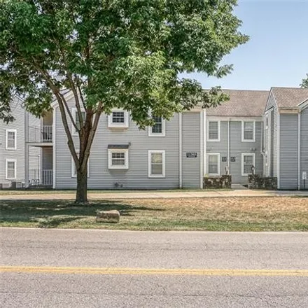 Buy this 2 bed condo on 11350 East Minor Drive in Kansas City, MO 64114