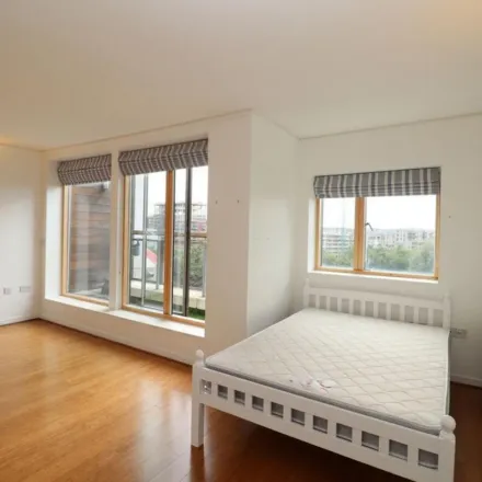 Image 2 - Alamaro Lodge, Renaissance Walk, London, SE10 0QU, United Kingdom - Apartment for rent