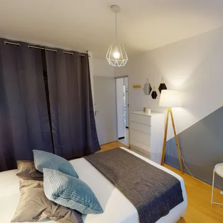 Rent this 4 bed room on 90 Rue des Fontaines in 31300 Toulouse, France