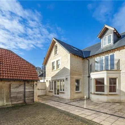 Rent this 5 bed house on Clarence Gardens in London Road West, Bath