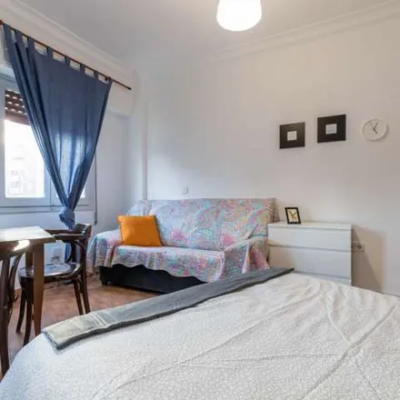 Rent this 4 bed apartment on Carrer de les Illes Canàries in 259, 46024 Valencia