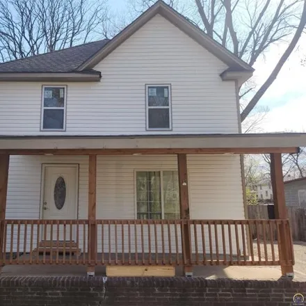 Buy this 3 bed house on 1906 Southwest Lincoln Street in Topeka, KS 66604