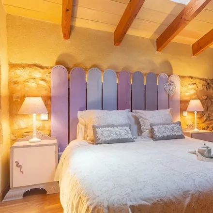 Rent this 3 bed townhouse on carrer dels Reis de Mallorca in 07250 Vilafranca de Bonany, Spain