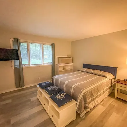 Rent this 1 bed apartment on 1 Interlaken Drive in Lake Como, Geneva