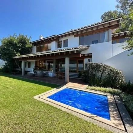 Buy this 4 bed house on Carretera a la Peña in La Capilla, 51200 Valle de Bravo