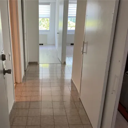 Image 9 - Bay Garden Manor, 1250 West Avenue, Miami Beach, FL 33139, USA - Condo for rent