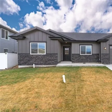 Buy this 3 bed house on 1006 Spring Mountain Drive in Wenatchee, WA 98801