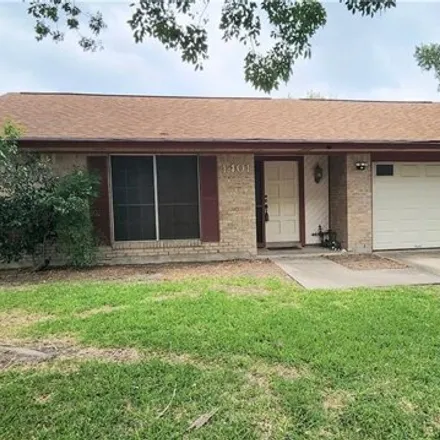 Buy this 3 bed house on 1427 Plantation Drive in Victoria, TX 77904