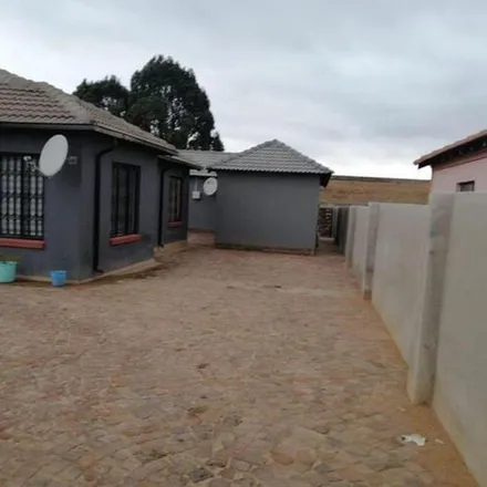 Image 3 - Cadac Crescent, Crystal Park, Gauteng, 1509, South Africa - Apartment for rent