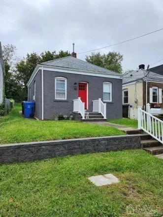 Buy this 1 bed house on 157 Strawberry Hill Avenue in Woodbridge Proper, Woodbridge Township