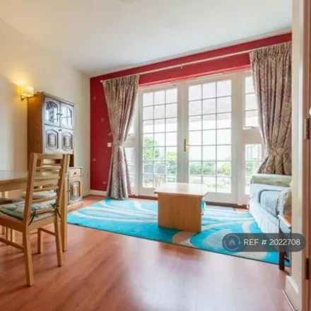 Image 1 - 28 Hastings Street, London, SE18 6SY, United Kingdom - Townhouse for rent