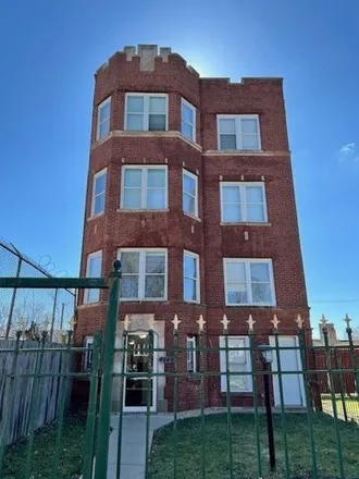 Image 1 - 4649 West West End Avenue, Chicago, IL 60644, USA - House for sale