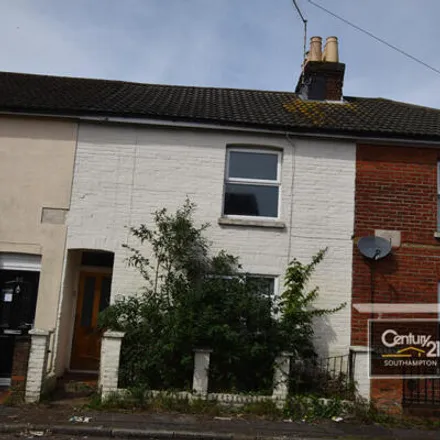 Buy this 2 bed townhouse on 54 Edward Road in Southampton, SO15 3GZ