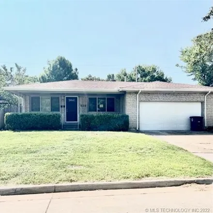 Buy this 3 bed house on 7608 East 22nd Place in Tulsa, OK 74129