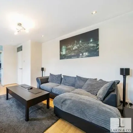 Buy this 1 bed apartment on Hetherington Way in London, UB10 8AT
