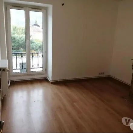 Rent this 5 bed apartment on Chemin du Clodit in 38220 Vizille, France