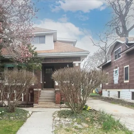 Buy this 6 bed house on 539 South 5th Avenue in Des Plaines, IL 60016