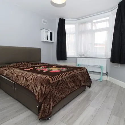 Rent this 1 bed apartment on Ledger's Road in Slough, SL1 2RB