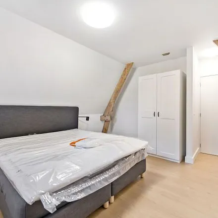 Rent this 4 bed apartment on Steenstraat 45 in 8000 Bruges, Belgium