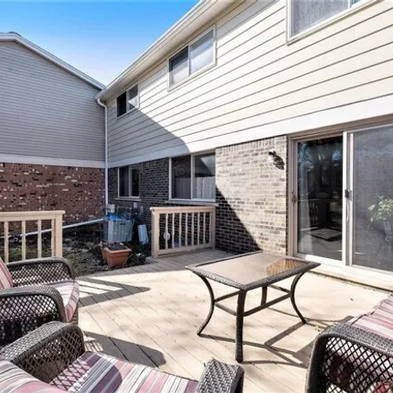 Image 3 - 598 Dorset Circle, Grand Blanc, MI 48439, USA - Condo for sale