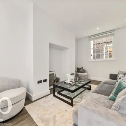 Rent this 2 bed apartment on Clarendon House in Strathearn Place, London