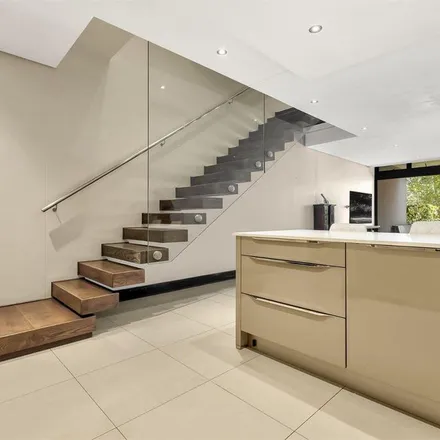 Image 4 - Engen, Corlett Drive, Johannesburg Ward 74, Rosebank, 2076, South Africa - Apartment for rent