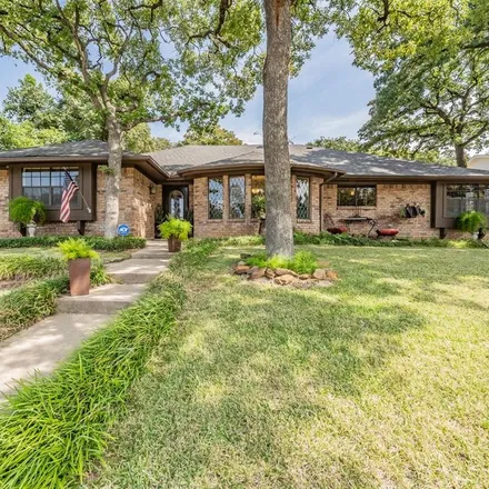 Buy this 3 bed house on 2623 Rivercrest Drive in Arlington, TX 76006