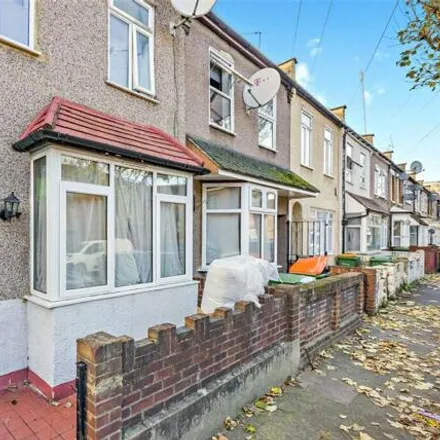 Buy this 6 bed townhouse on 34 Holbrook Road in London, E15 3EA