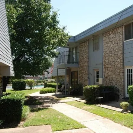 Buy this 1 bed condo on 6045 Northwest Expressway in Warr Acres, Oklahoma County