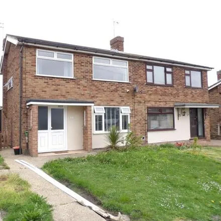 Rent this 3 bed duplex on 15 Deepdale Road in Parkeston, CO12 4BB